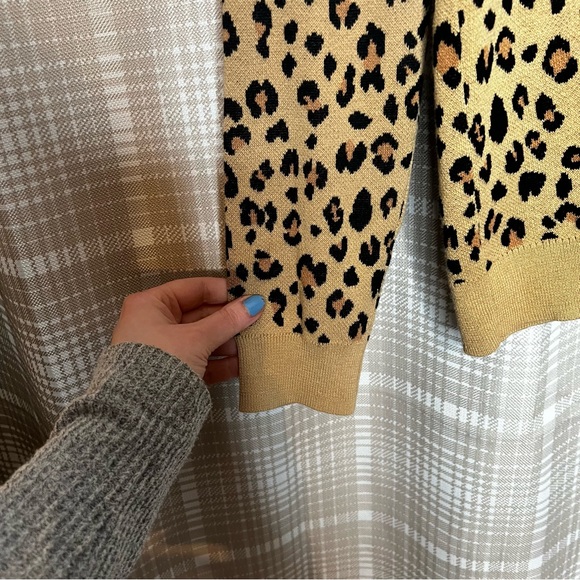J. Crew Teddie Crewneck Sweater in Leopard Print Small - Picture 4 of 12